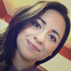 Meet your Posher, Isela